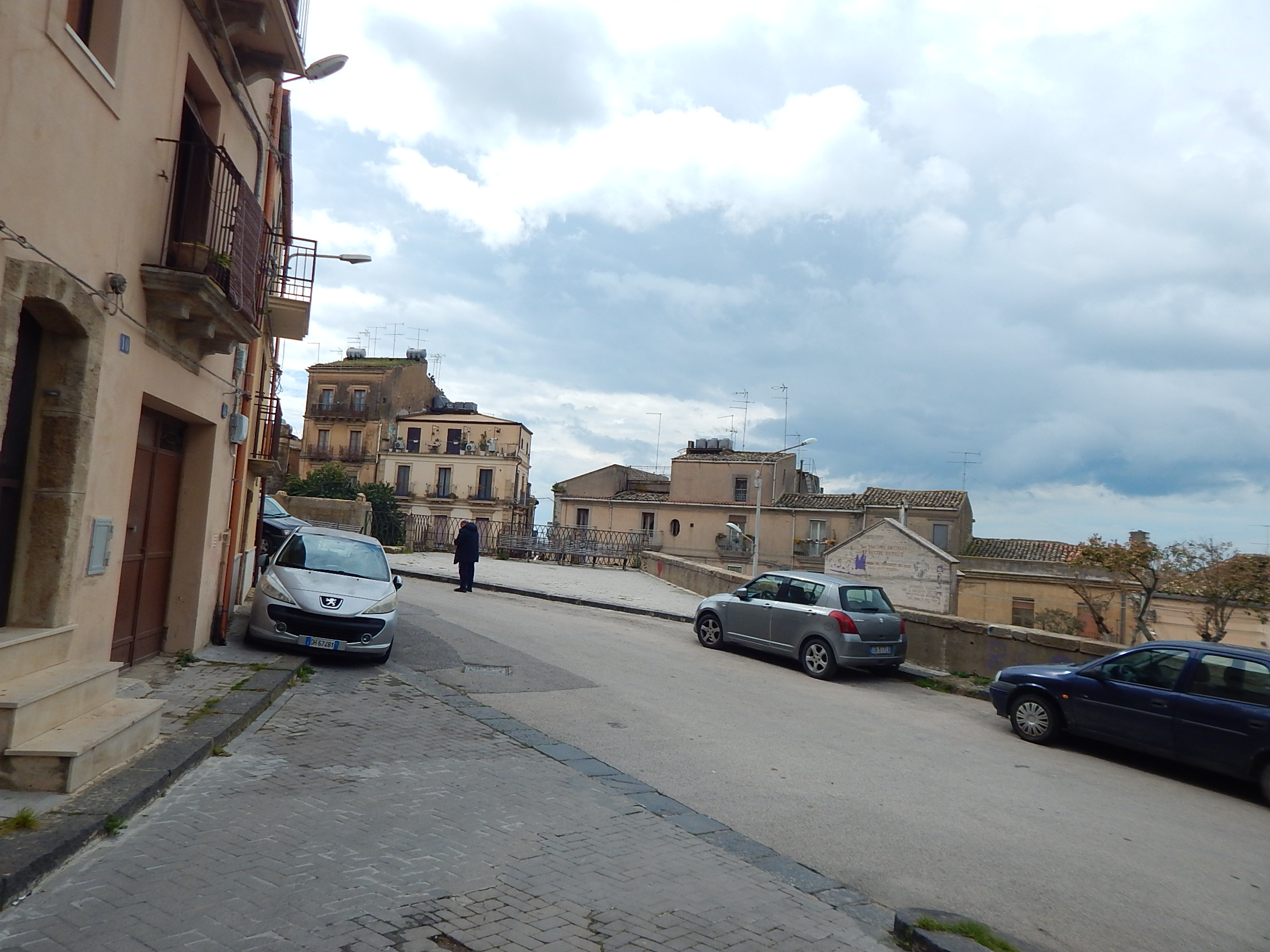 Garage in vendita a Caltagirone zona san Giacomo