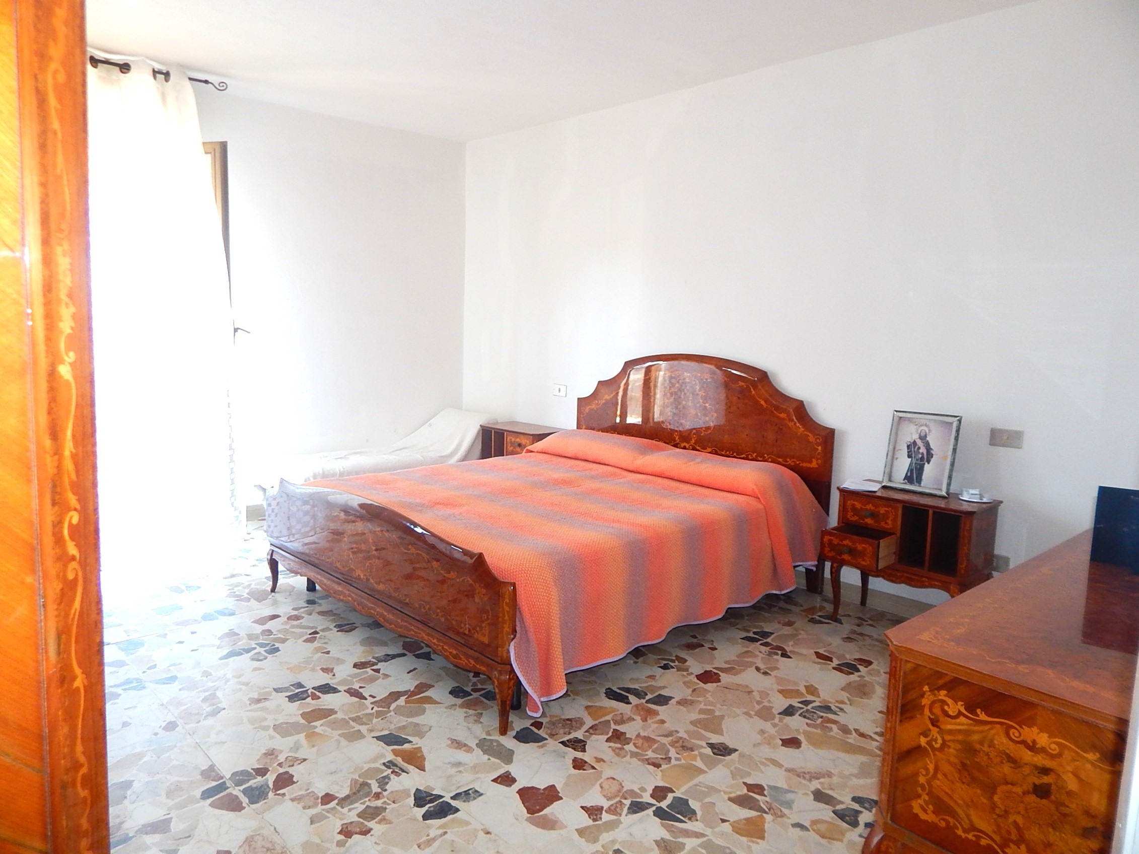 Bilocale singolo a Caltagirone, camera da letto.