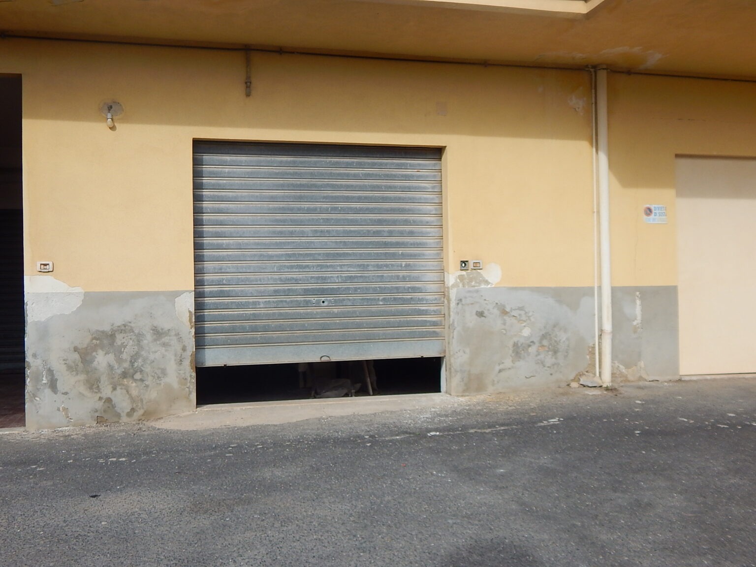 Garage , a Caltagirone in via Travertino n.1