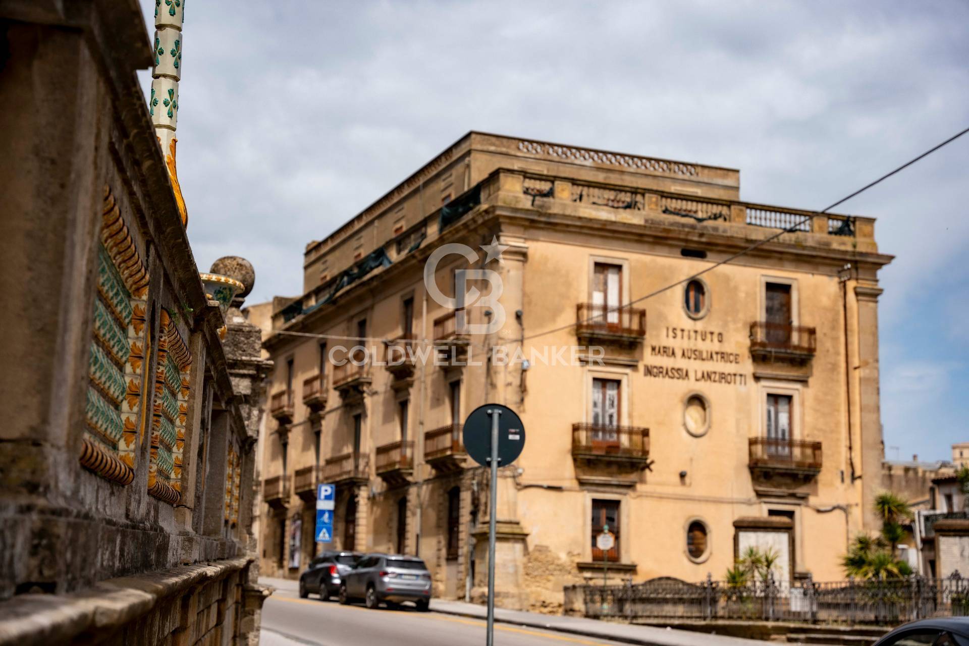 Palazzo Lanzirotti- Caltagirone-Via roma 1