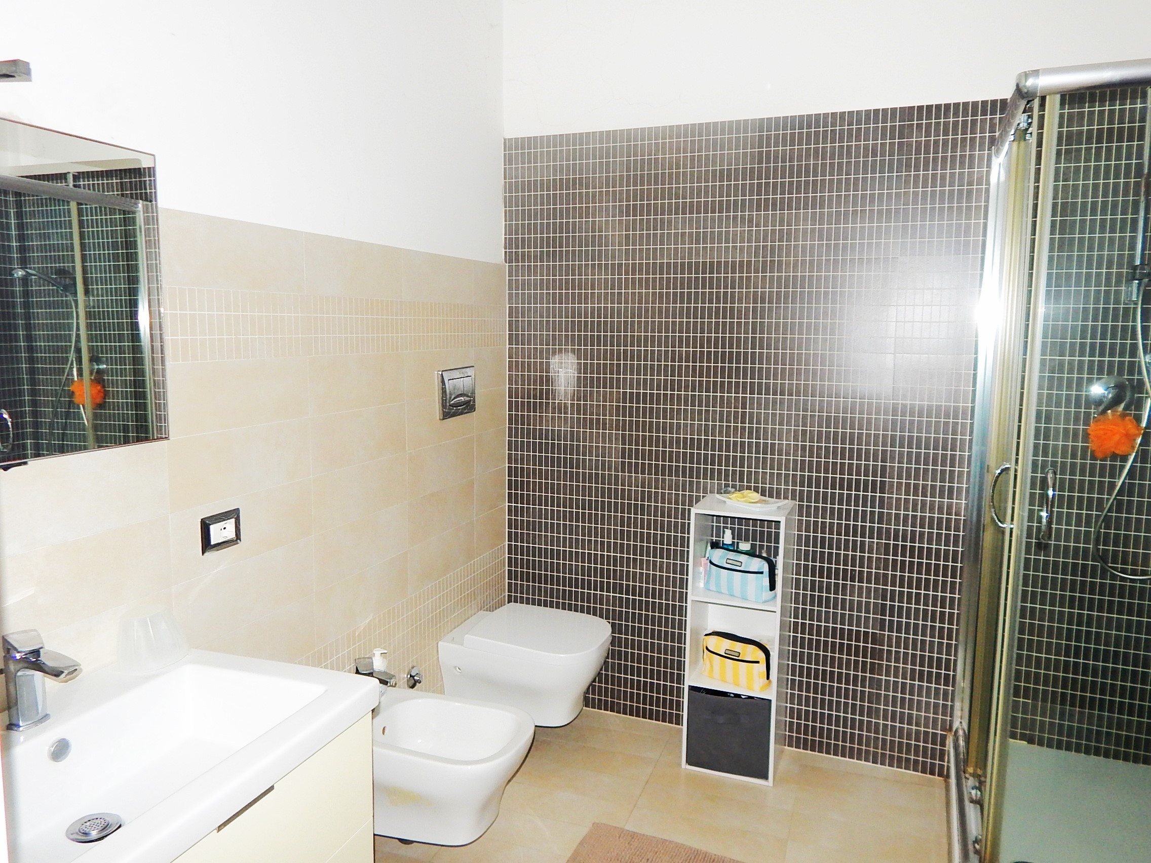 Appartamento in via vittorio emanuele Caltagirone, bagno